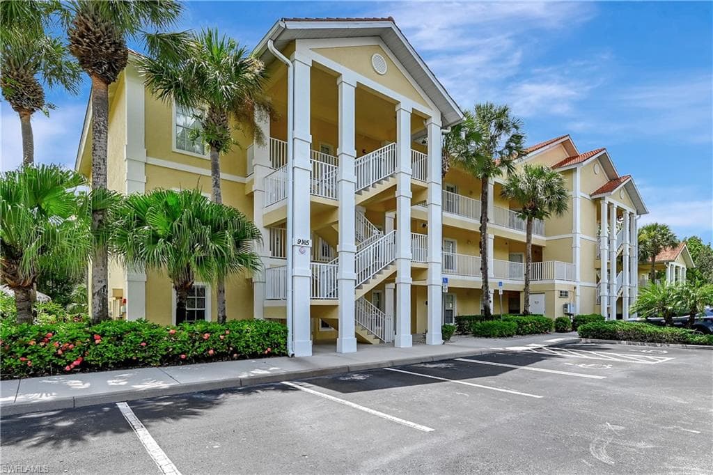 9165 Celeste DR 303 NAPLES, FL 34113