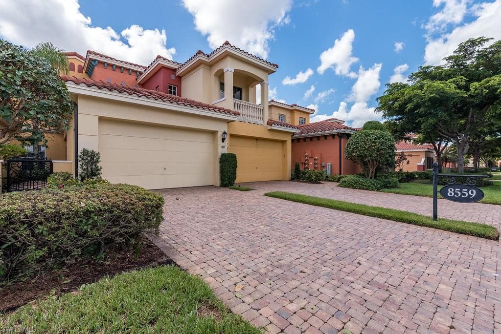8559 Via Lungomare CIR 102 ESTERO, FL 33928