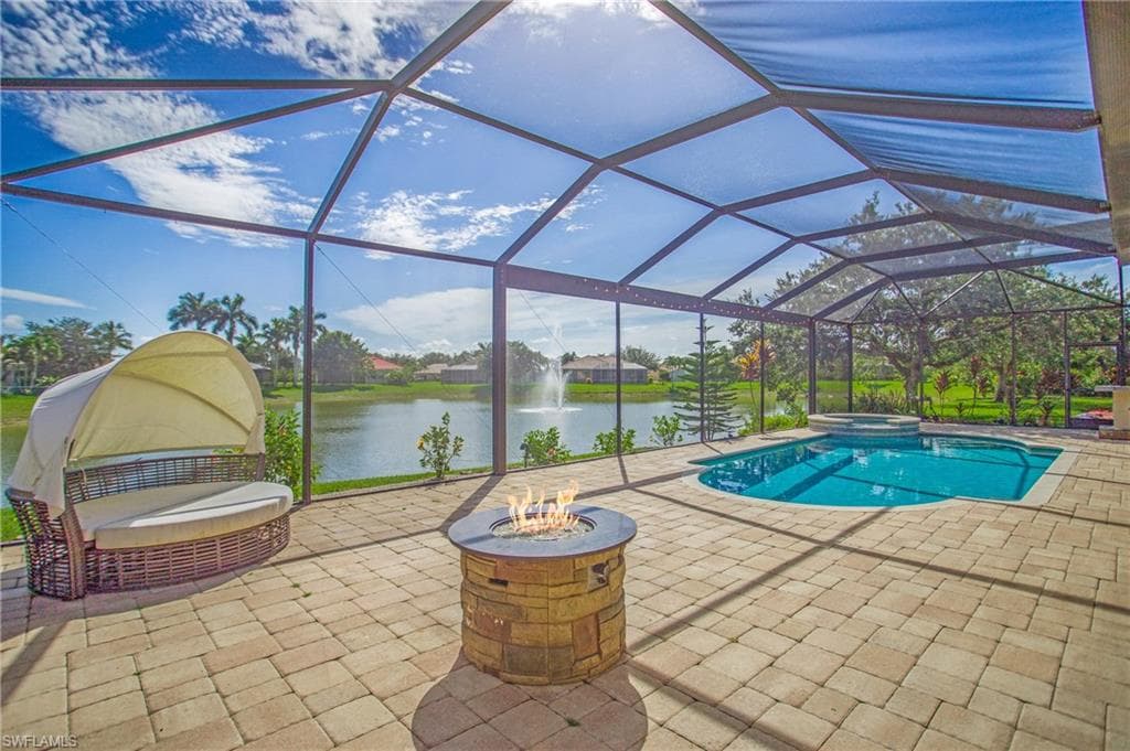 930 Tropical Bay CT NAPLES, FL 34120
