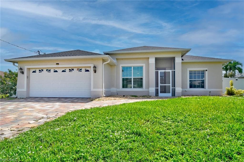 805 SW 4th PL CAPE CORAL, FL 33991