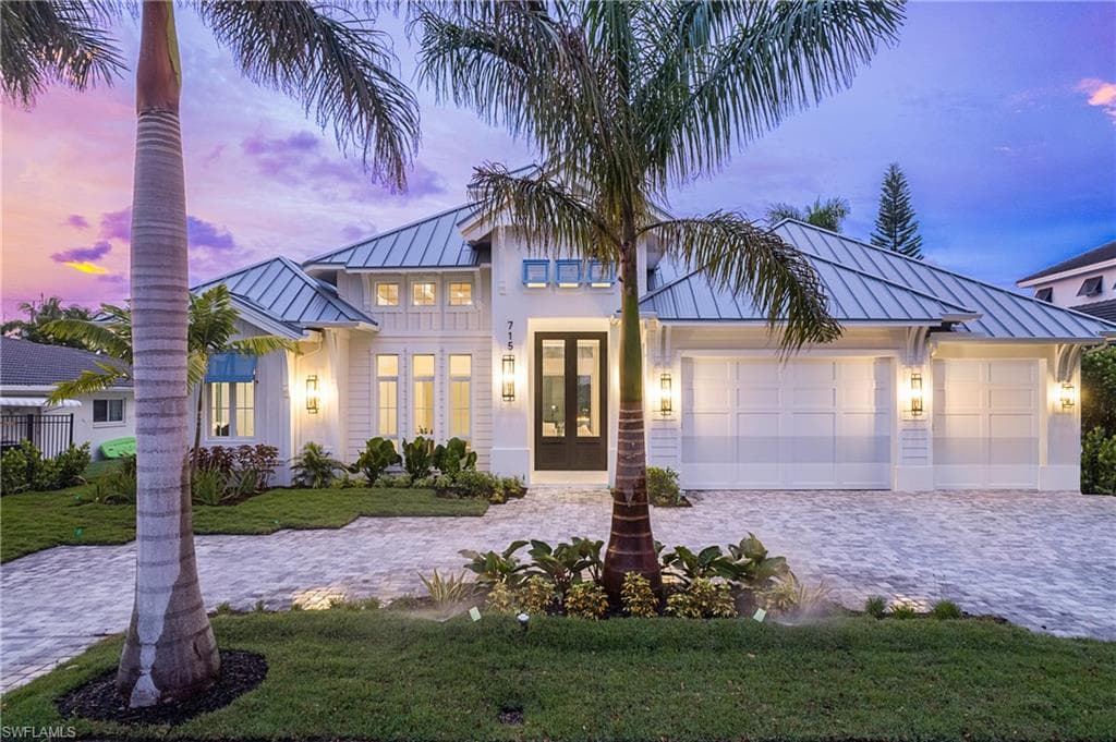 715 Harbour DR NAPLES, FL 34103