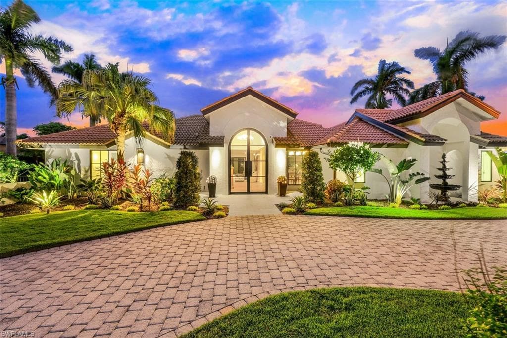 579 Neapolitan WAY NAPLES, FL 34103