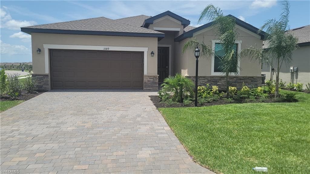 3389 Menores WAY FORT MYERS, FL 33905
