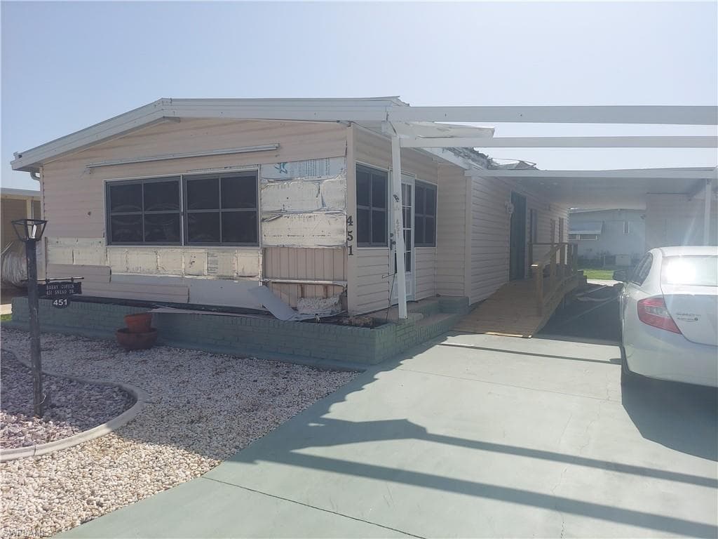 451 Snead DR NORTH FORT MYERS, FL 33903
