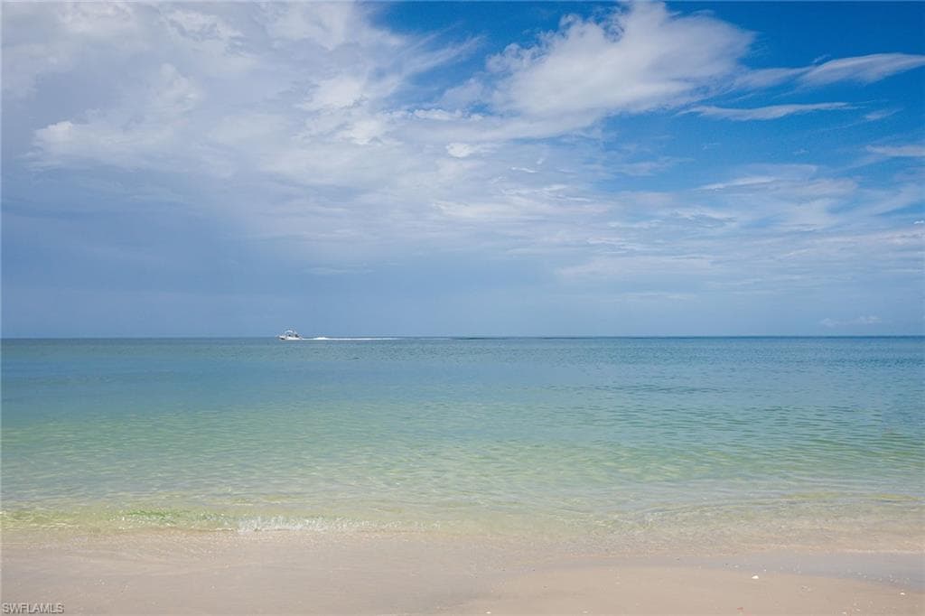 40 Seagate DR 802-A NAPLES, FL 34103