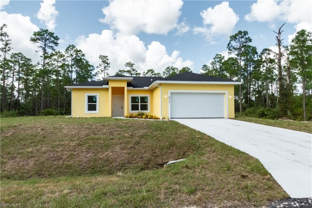 815 Wells AVE LEHIGH ACRES, FL 33972