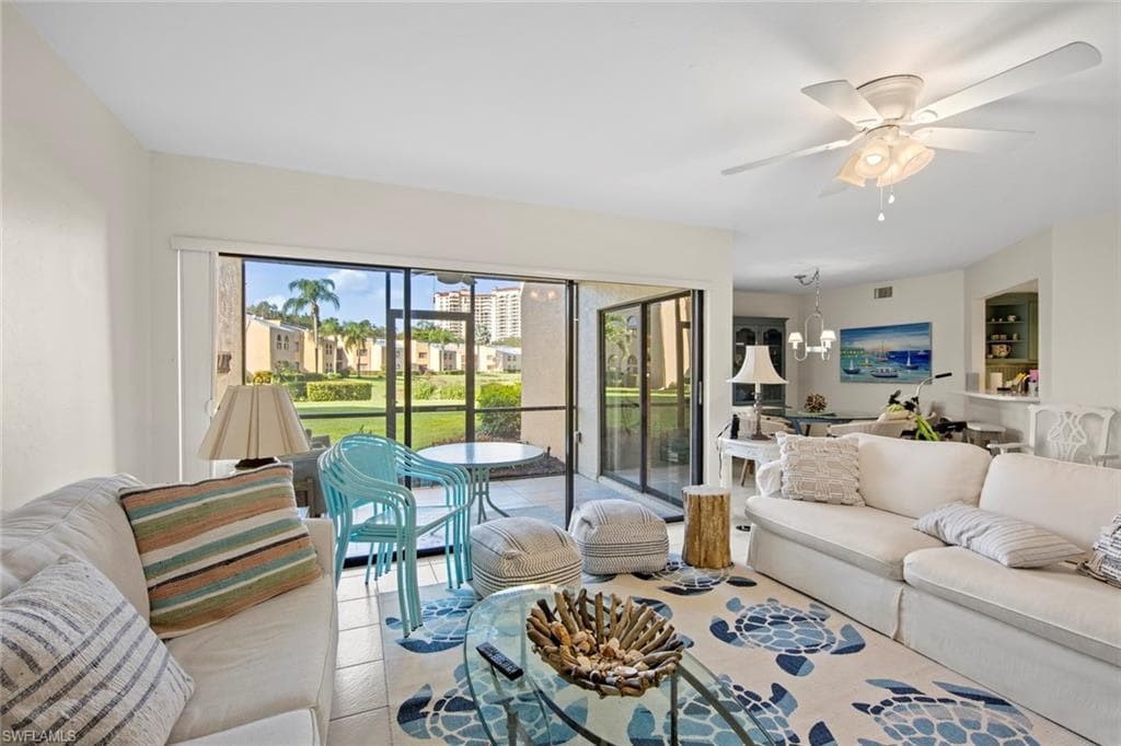 565 Beachwalk CIR T-102 NAPLES, FL 34108