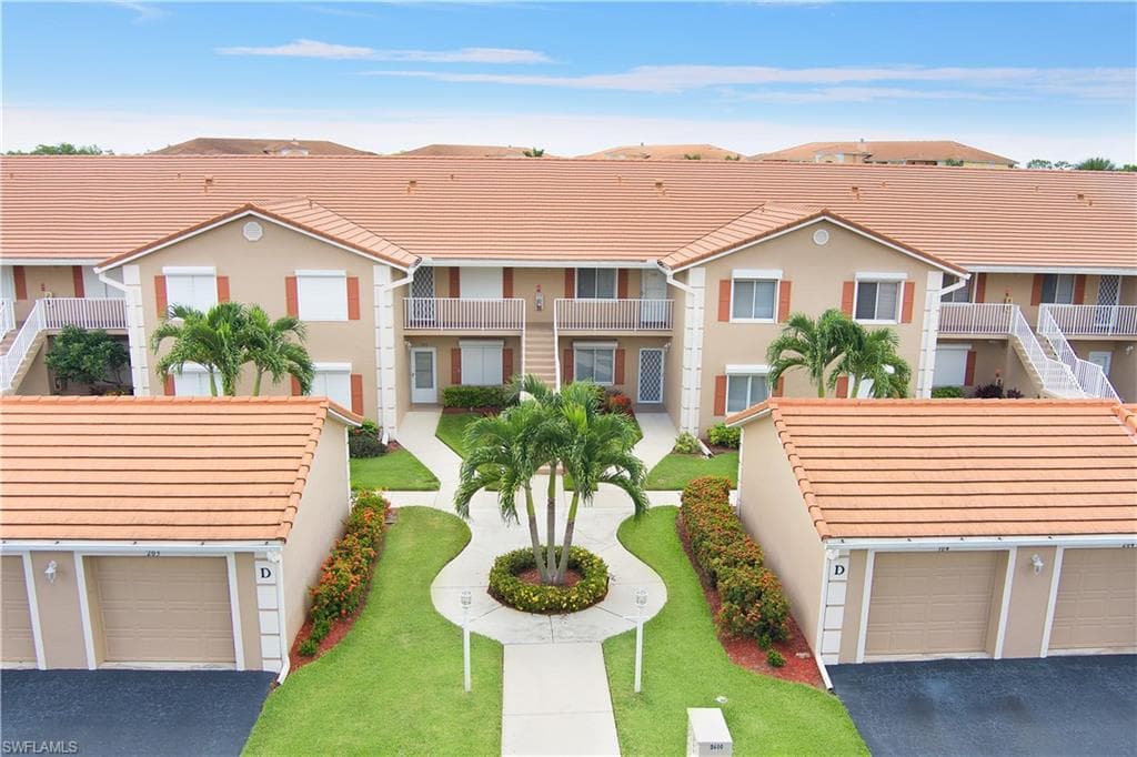 600 Saratoga CIR D-106 NAPLES, FL 34104