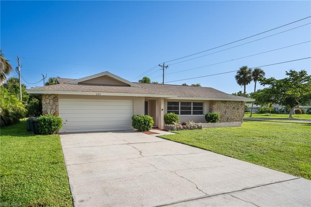 249 SE 44th TER CAPE CORAL, FL 33904