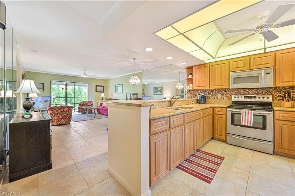126 Pinebrook DR FORT MYERS, FL 33907