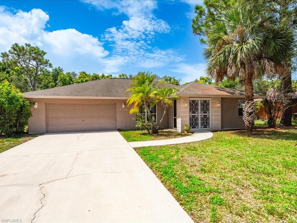 2596 River Reach DR NAPLES, FL 34104