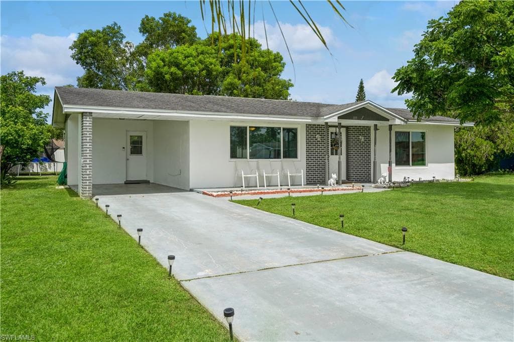 109 Stafford PL LEHIGH ACRES, FL 33936