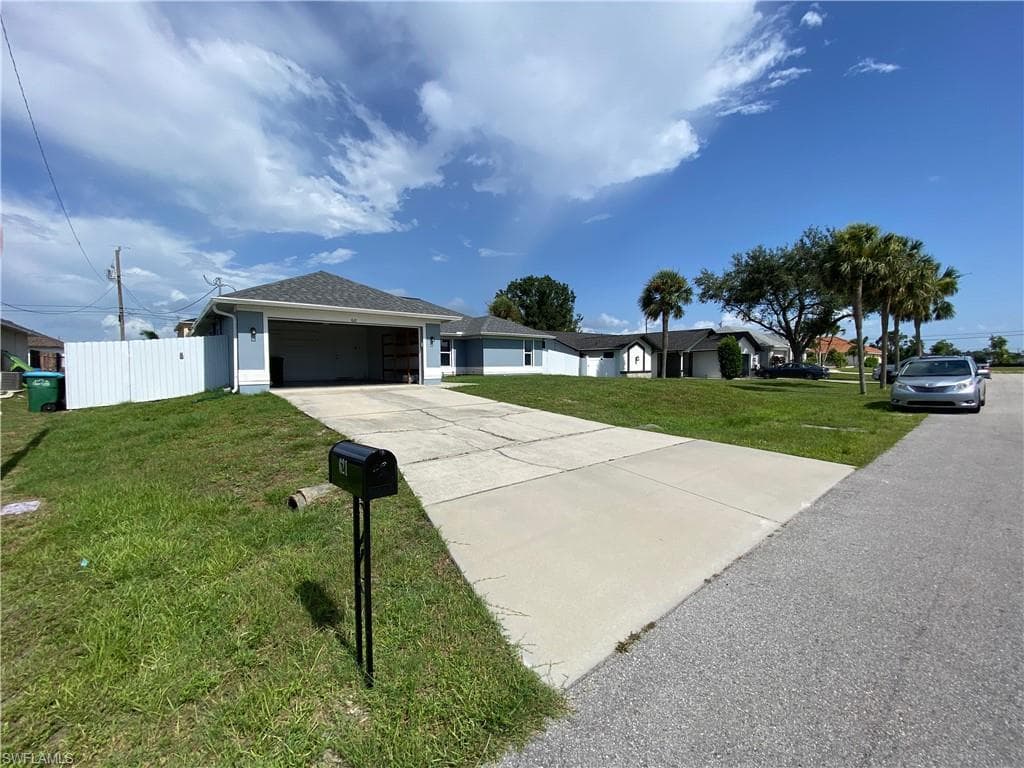 621 NE 1st AVE CAPE CORAL, FL 33909