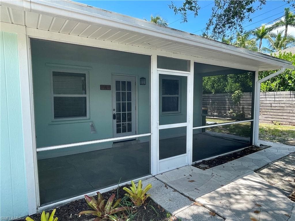 1751 Smugglers CV NAPLES, FL 34112