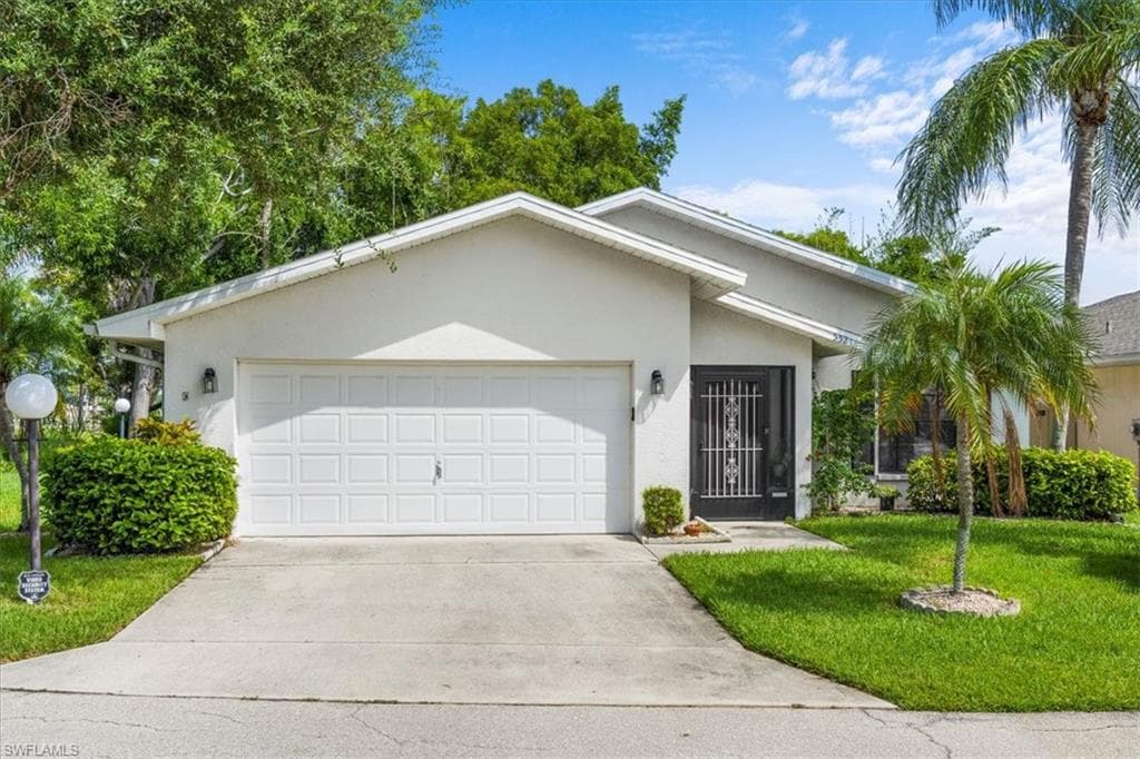 5521 Longleaf DR NORTH FORT MYERS, FL 33917
