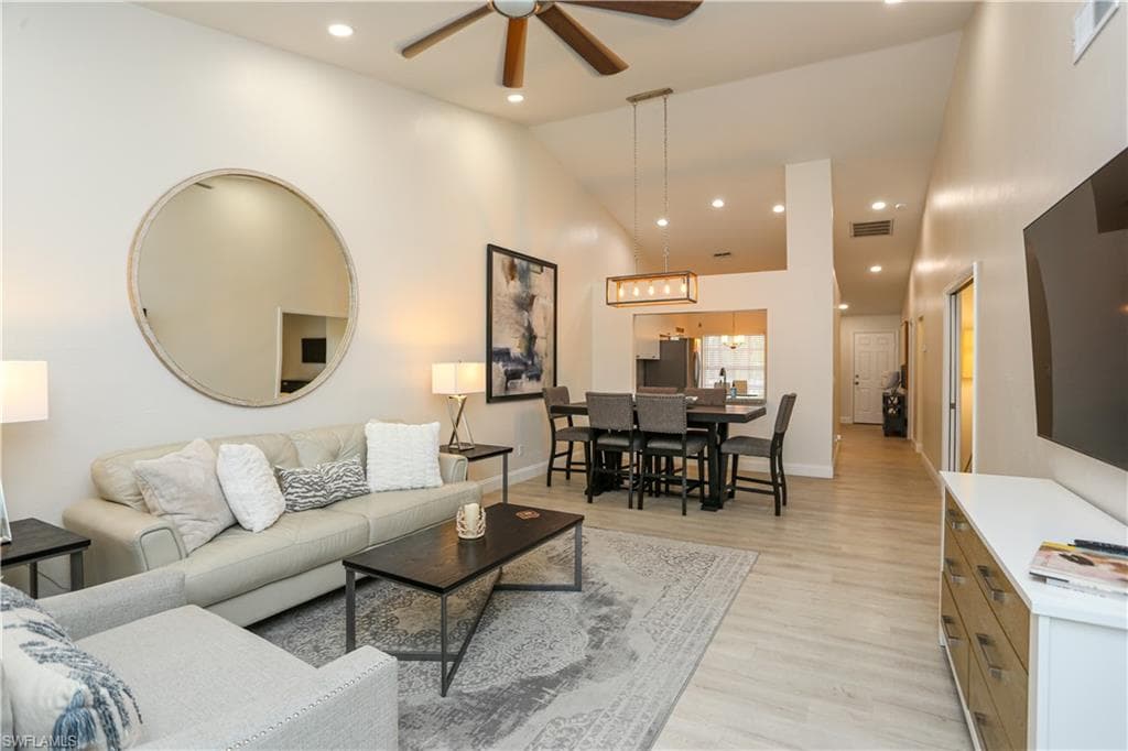 102 Lely CT 116-1 NAPLES, FL 34113