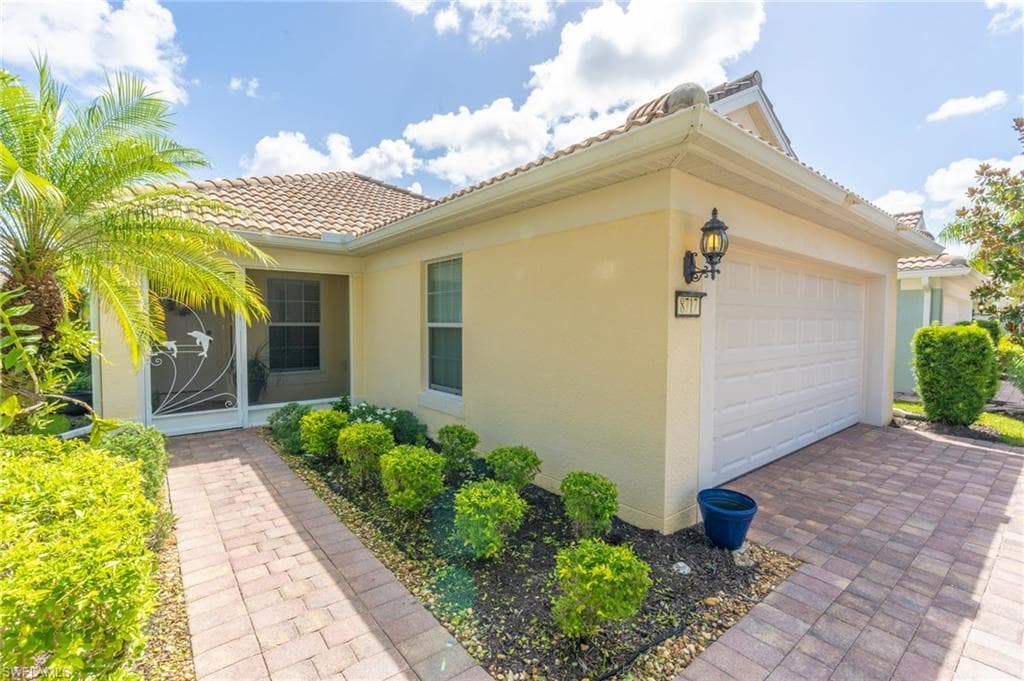 8717 Querce CT NAPLES, FL 34114