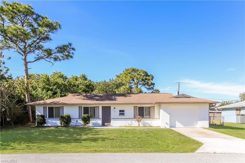 932 Silver Springs TER NW PORT CHARLOTTE, FL 33948