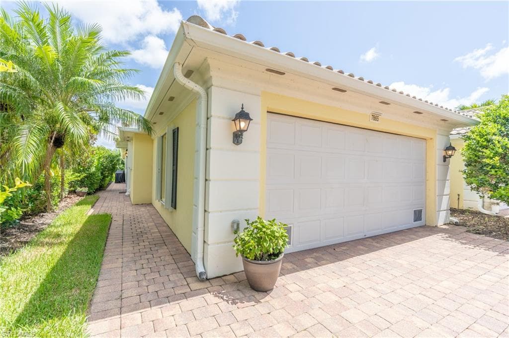 7865 Umberto CT NAPLES, FL 34114