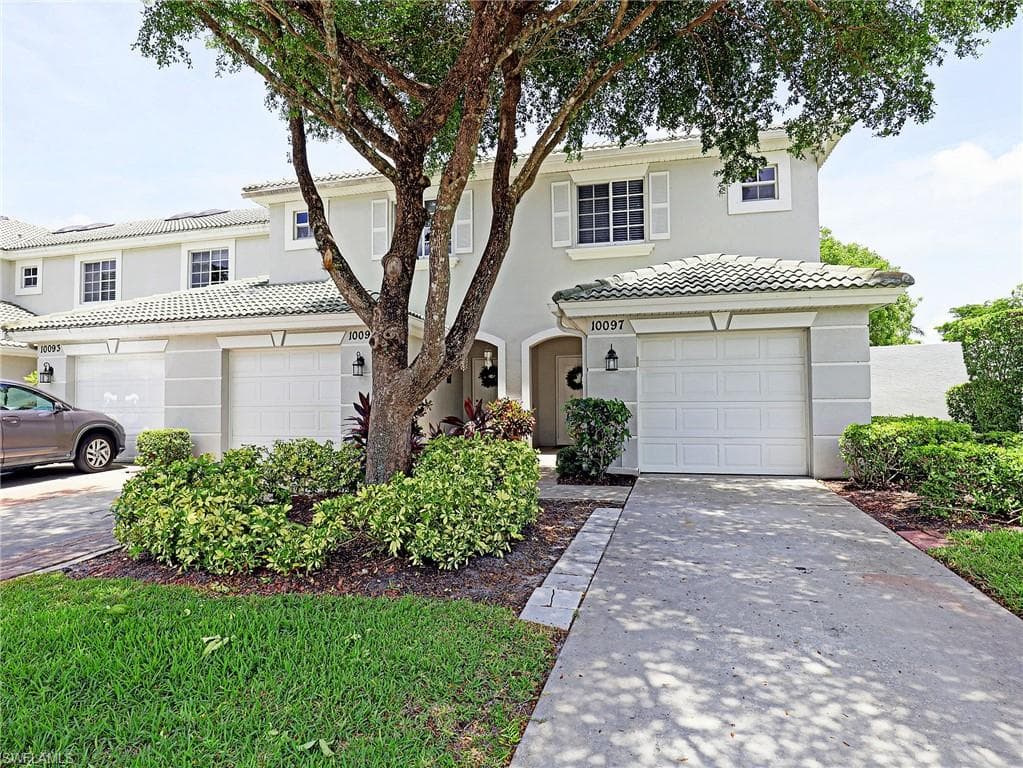 10097 Pacific Pines AVE FORT MYERS, FL 33966