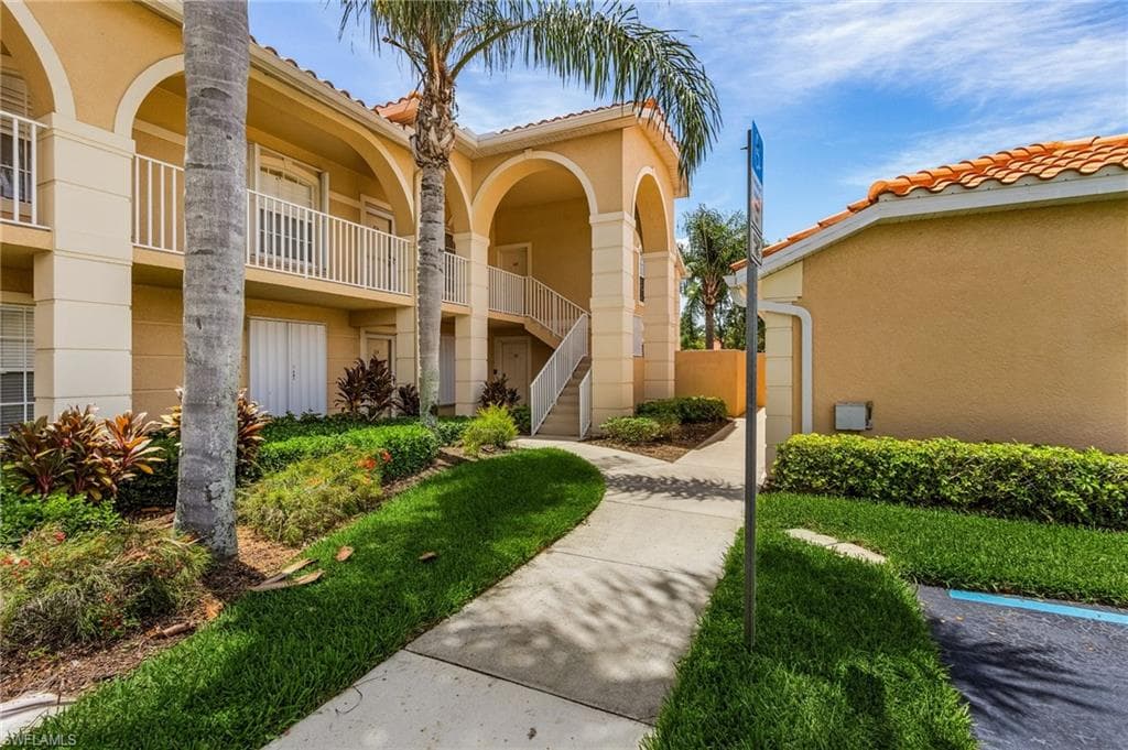 26720 Bonita Fairways BLVD 205 BONITA SPRINGS, FL 34135
