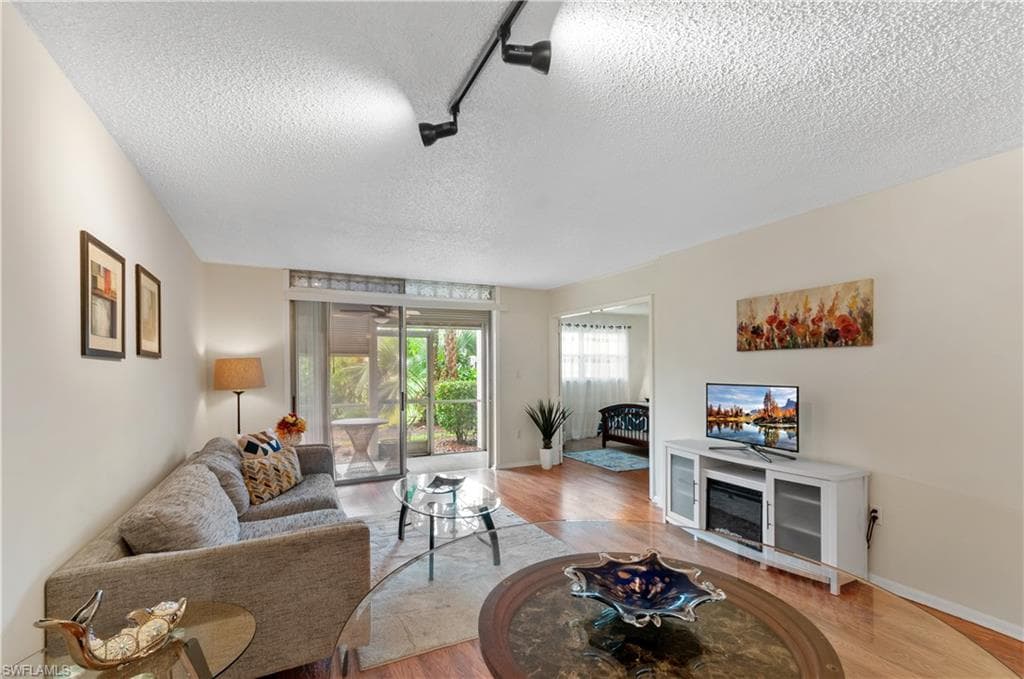 180 Turtle Lake CT 102 NAPLES, FL 34105
