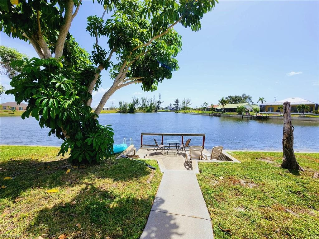 3042 SW 10th PL CAPE CORAL, FL 33914