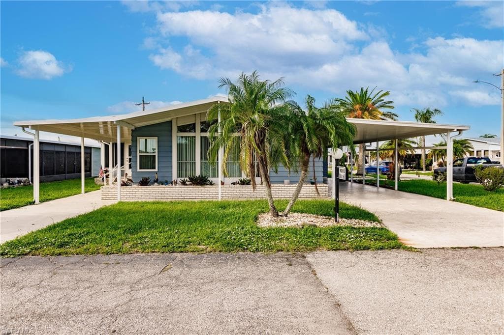 9281 Desoto DR NORTH FORT MYERS, FL 33903
