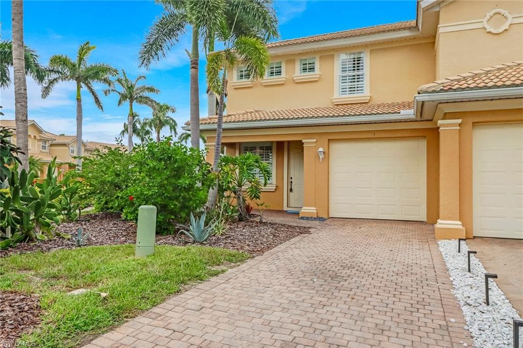 9711 Heatherstone Lake CT 1 ESTERO, FL 33928