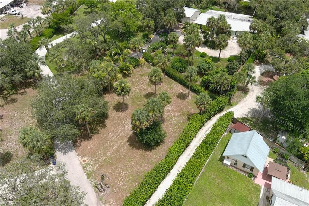 27591 Grove RD BONITA SPRINGS, FL 34135