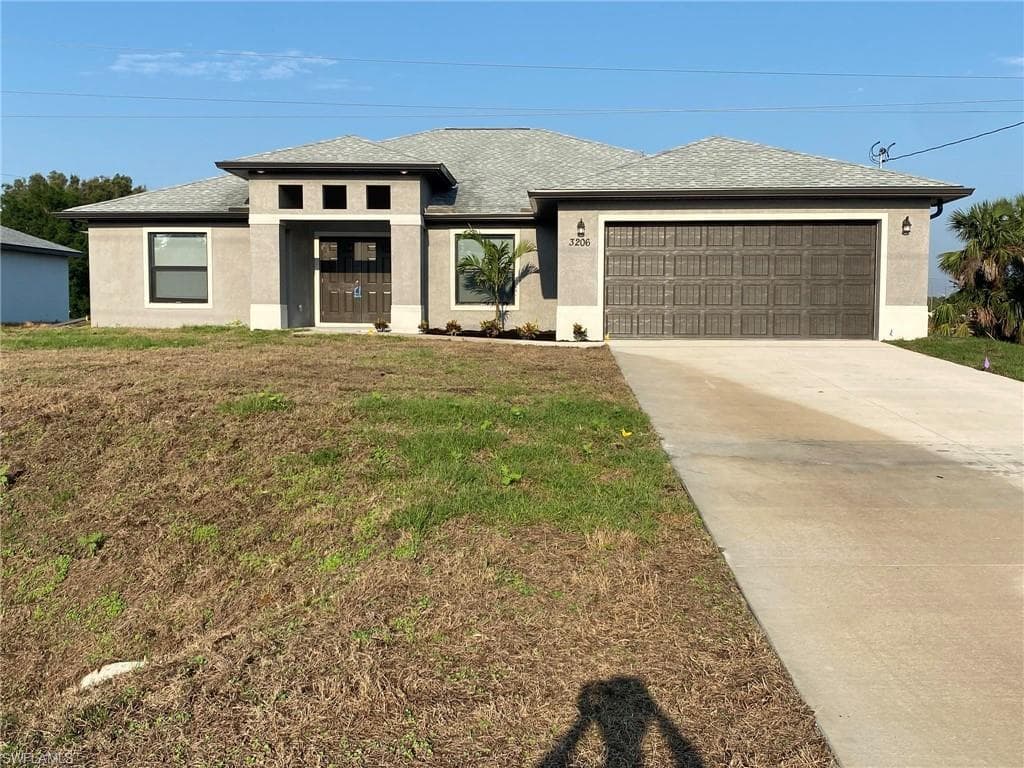 1115 Henry AVE LEHIGH ACRES, FL 33972