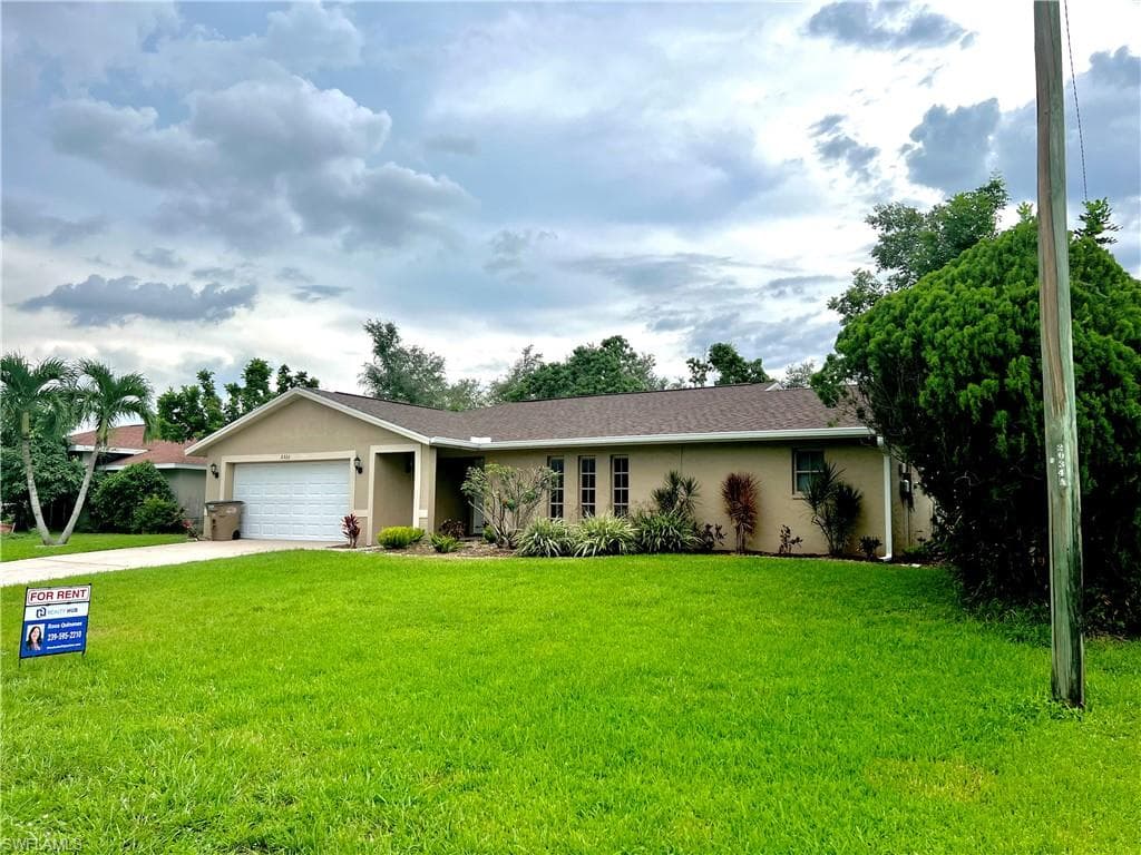 2332 8th PL CAPE CORAL, FL 33990