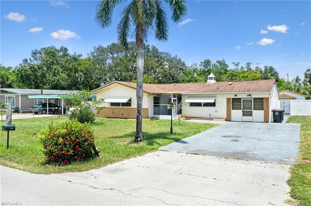 389 Rosemont DR FORT MYERS, FL 33916