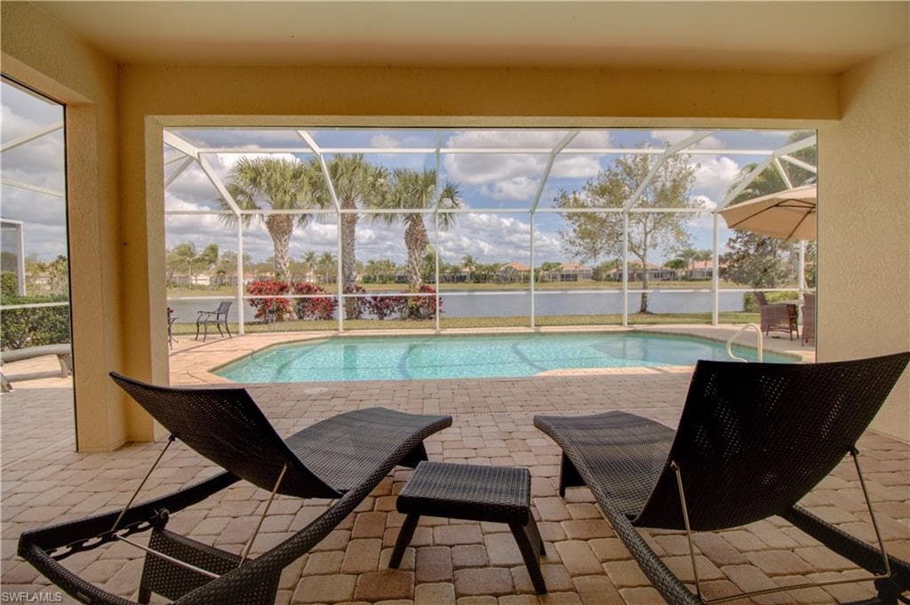 8621 Julia LN NAPLES, FL 34114
