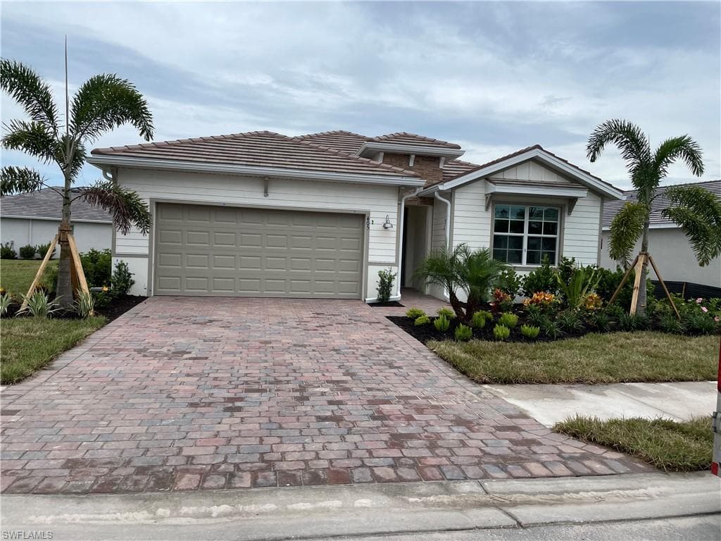 405 Tamarindo LN NAPLES, FL 34114