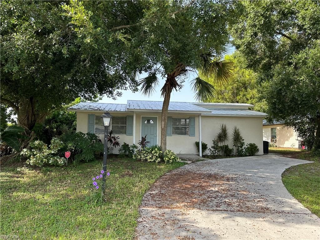 1125 Gifford AVE S LEHIGH ACRES, FL 33936