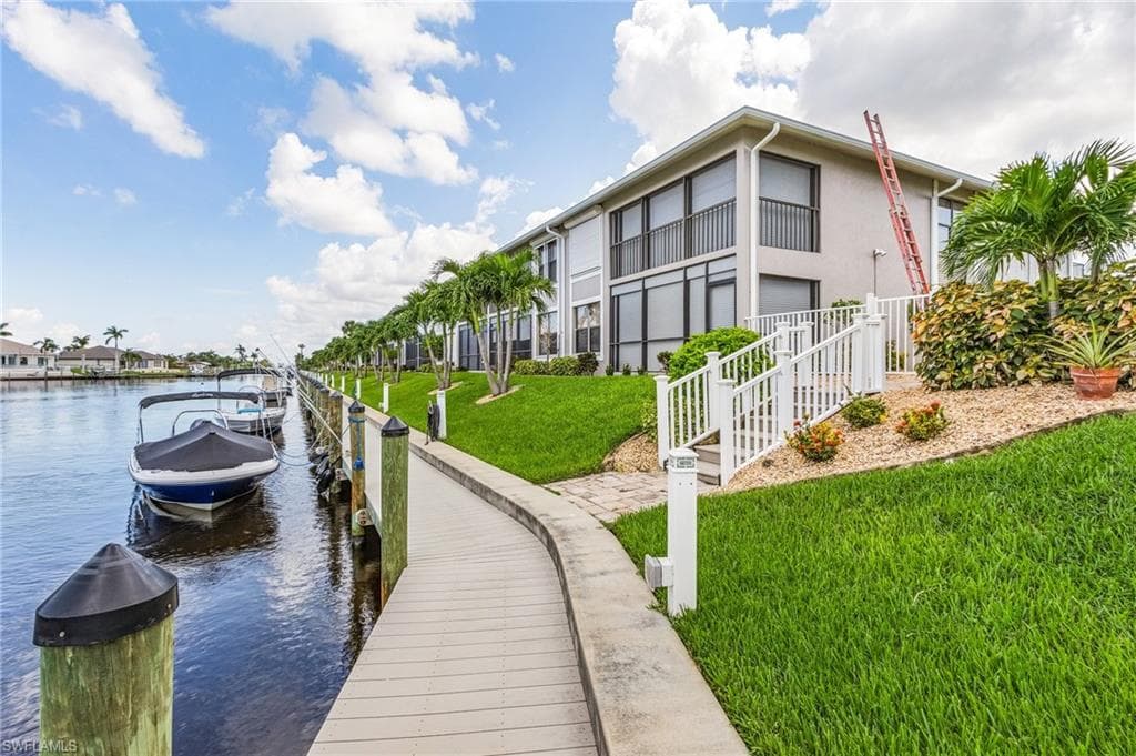 4718 SW 12th PL 105 CAPE CORAL, FL 33914