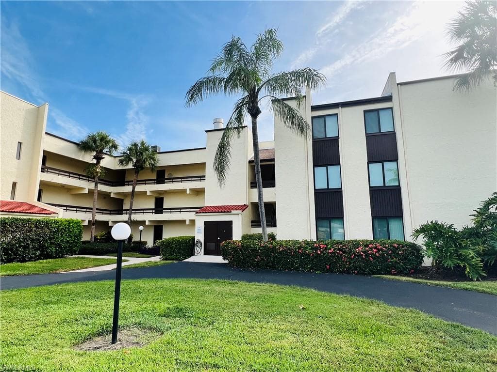 3635 BOCA CIEGA DR 205 NAPLES, FL 34112