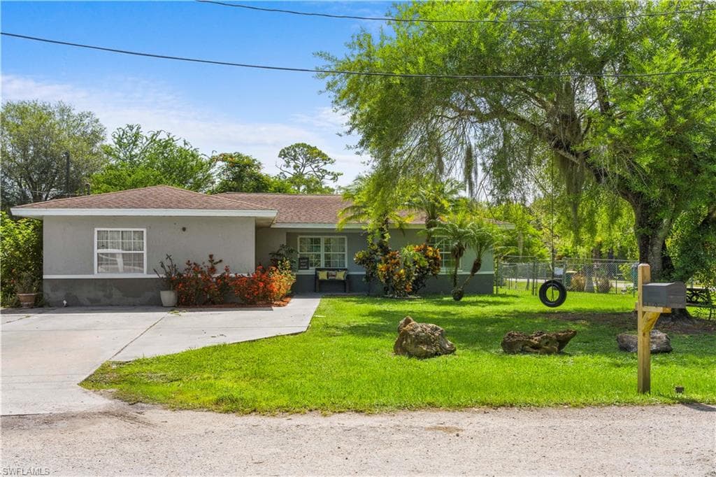 302 N 19th ST IMMOKALEE, FL 34142