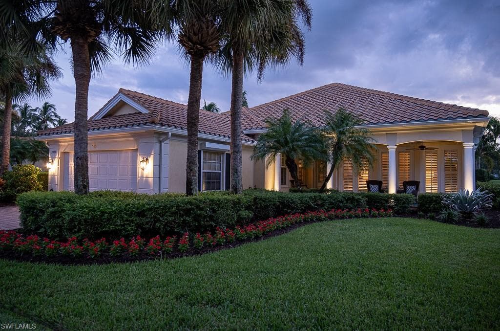 2866 Hatteras WAY NAPLES, FL 34119