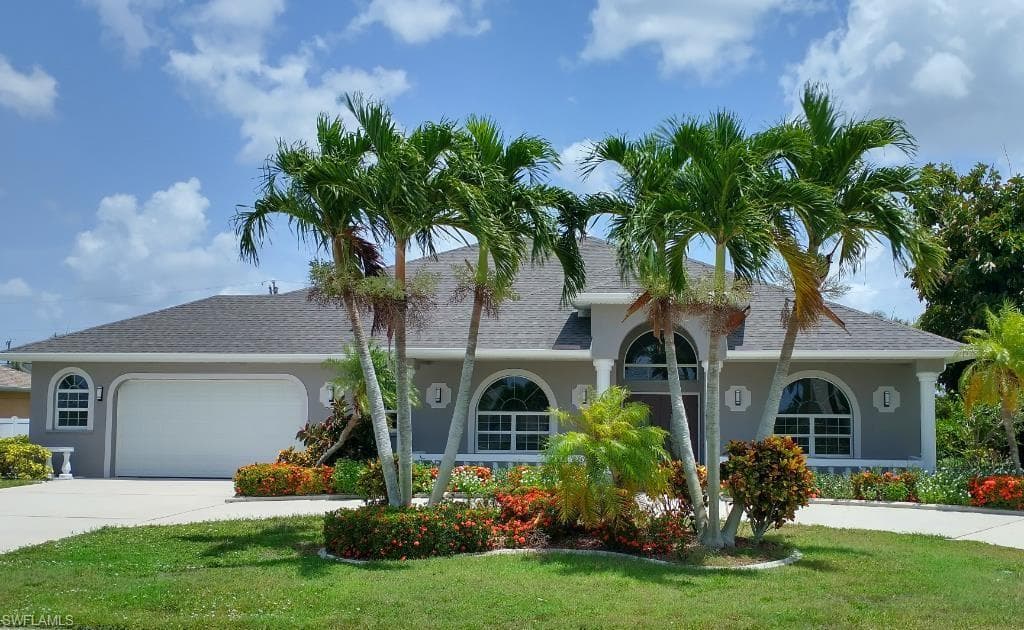 213 SE 31st TER CAPE CORAL, FL 33904