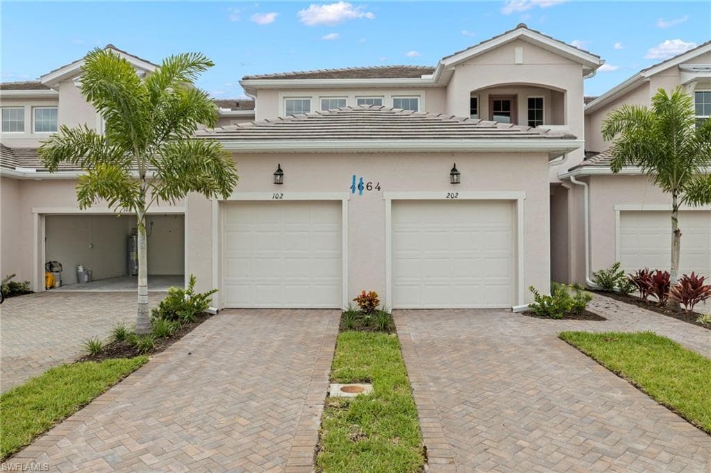 4664 Arboretum CIR 202 NAPLES, FL 34120