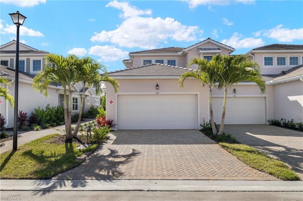 4664 Arboretum CIR 201 NAPLES, FL 34112