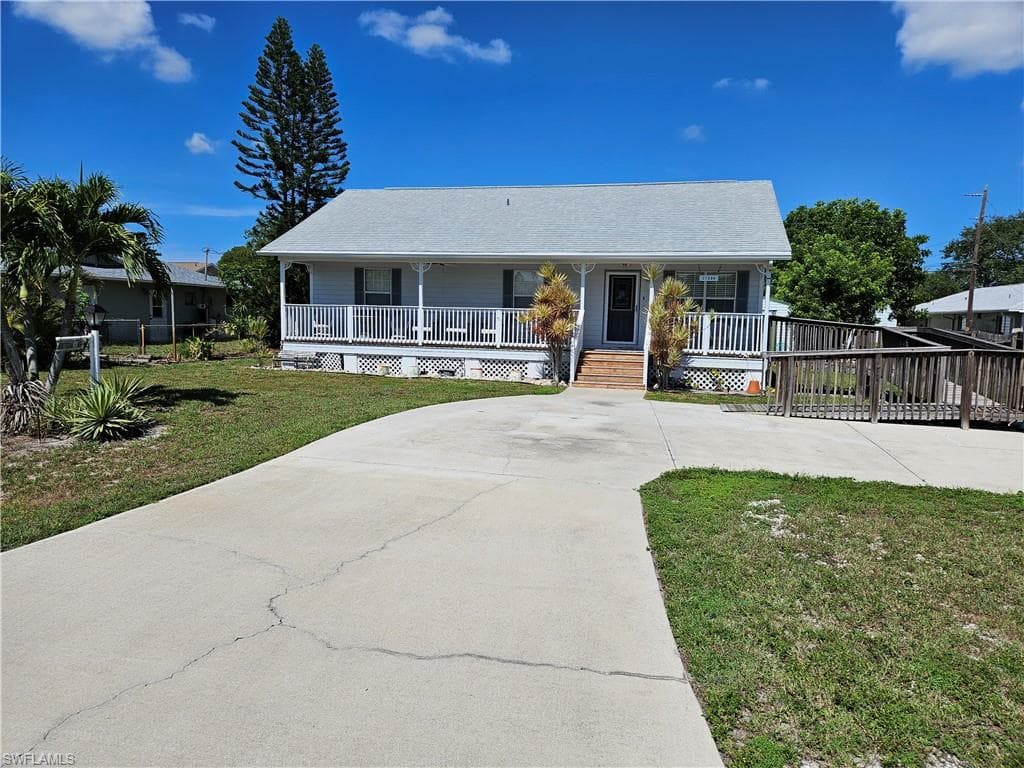 27506 Los Amigos LN BONITA SPRINGS, FL 34135