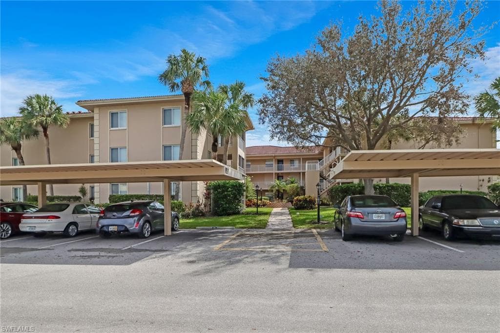 1051 Foxfire LN 208 NAPLES, FL 34104