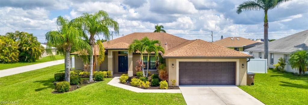 301 SE 29th ST CAPE CORAL, FL 33904