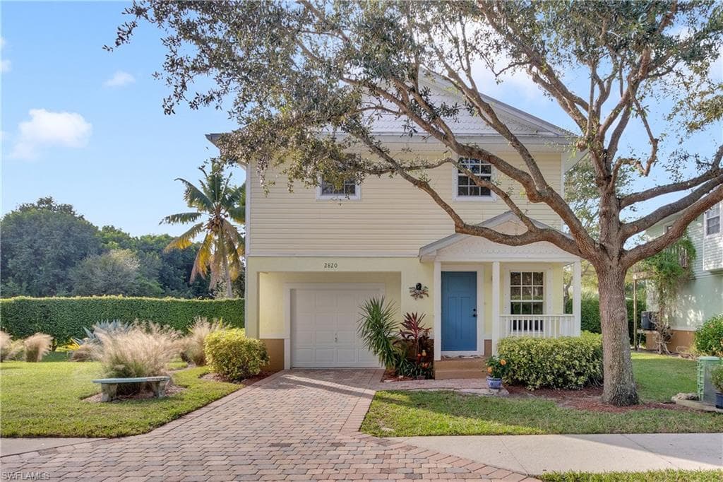2820 Lakeview DR NAPLES, FL 34112