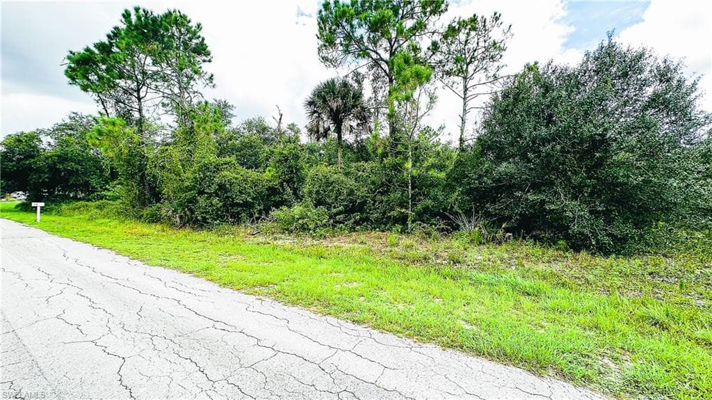 1413 Columbus AVE LEHIGH ACRES, FL 33972