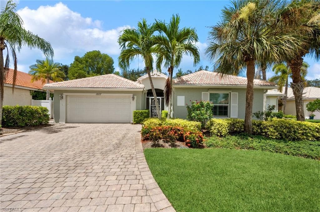 1507 Whispering Oaks CIR NAPLES, FL 34110