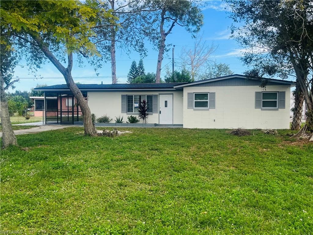 903 Perry AVE LEHIGH ACRES, FL 33936